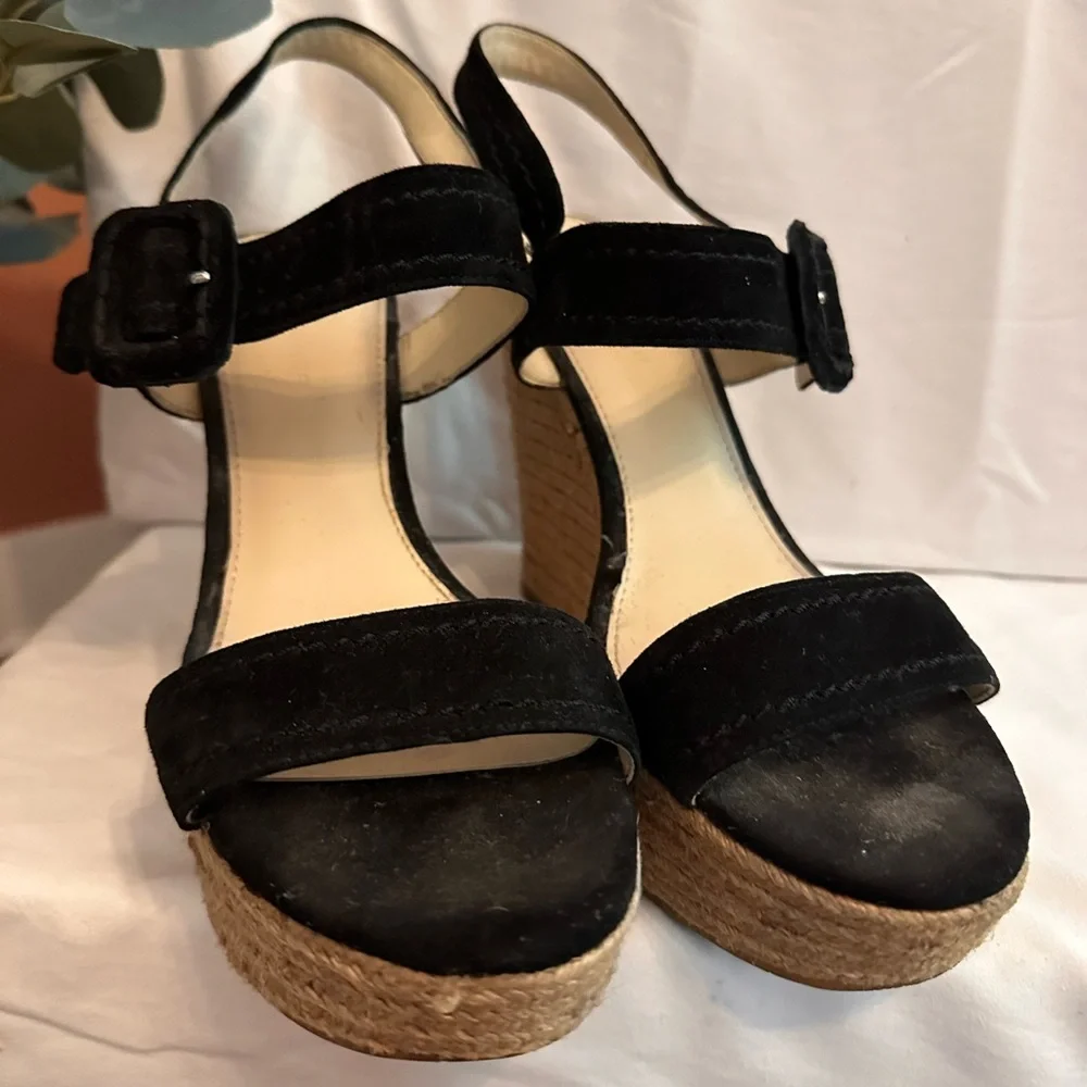Marc Fisher Hipiee 2 black suede straps 8 1/2M espadrille wedge sandals